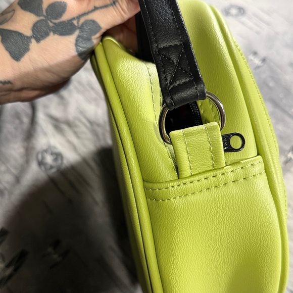 NWOT LOVE PAIN STITCHES MEANIE CROSSBODY W/SPECIAL LINER - Picture 5 of 7